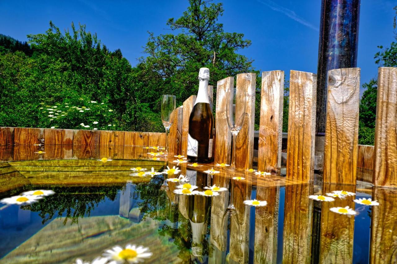 Hotel Glamping Brodej à Vitanje Extérieur photo