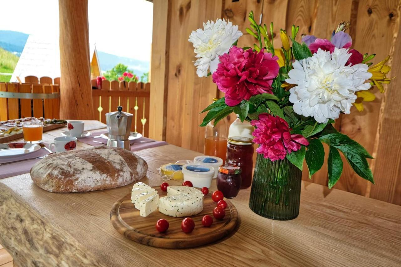 Hotel Glamping Brodej à Vitanje Extérieur photo