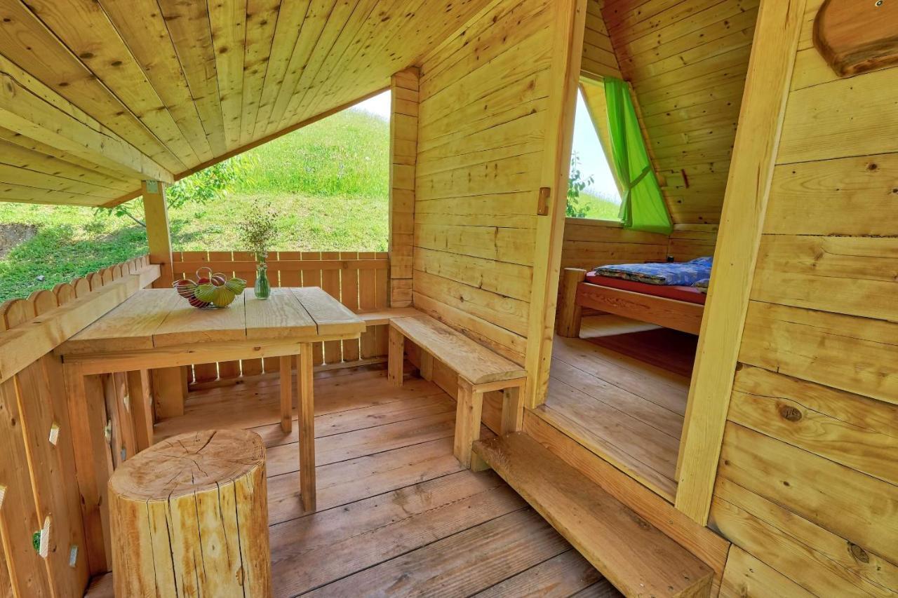 Hotel Glamping Brodej à Vitanje Extérieur photo