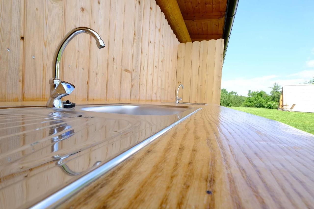 Hotel Glamping Brodej à Vitanje Extérieur photo